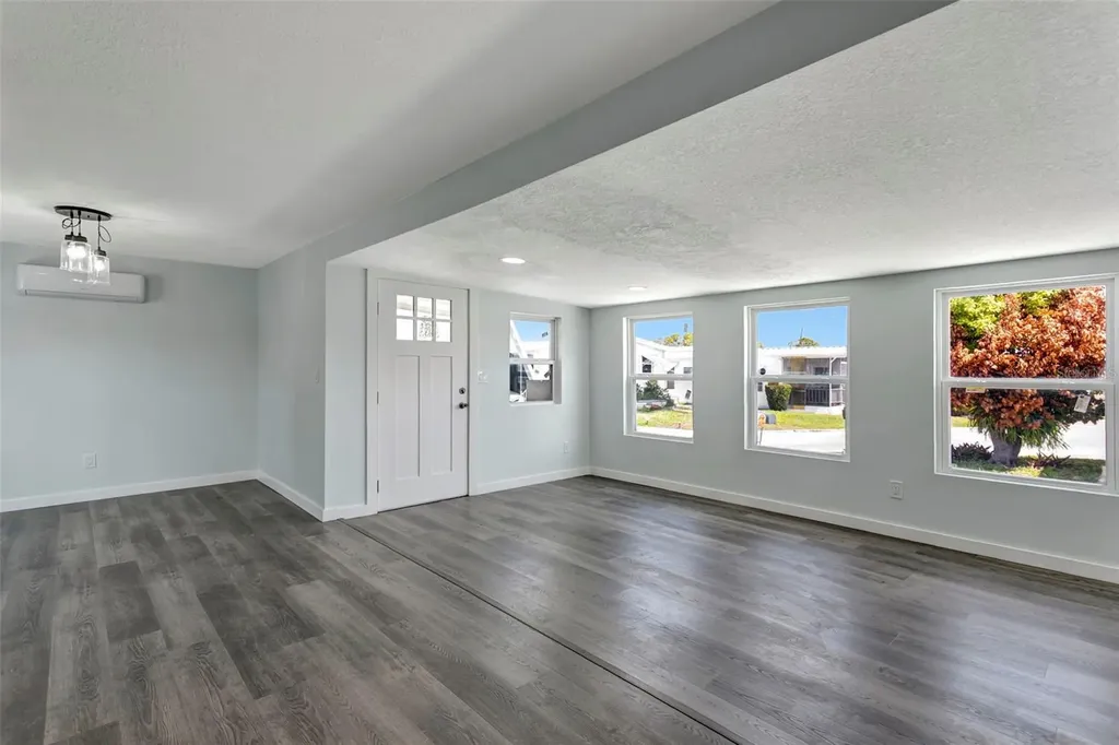 410 W 51st Avenue Drive W Bradenton FL 34207