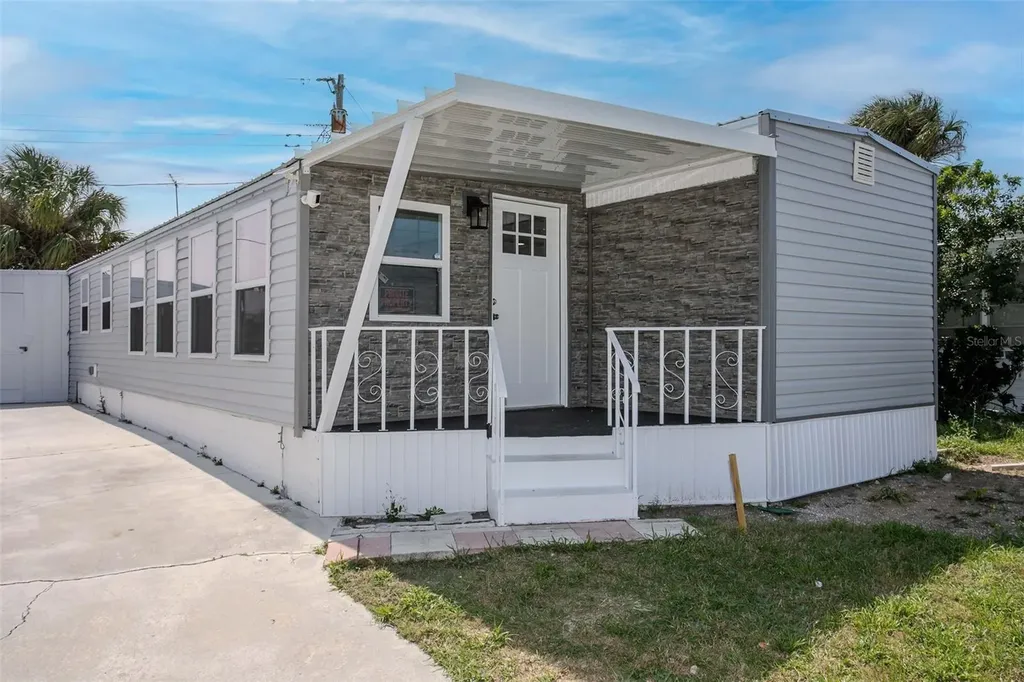 410 W 51st Avenue Drive W Bradenton FL 34207