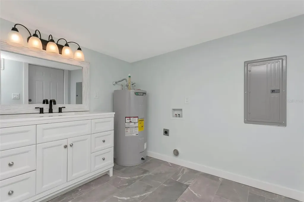 410 W 51st Avenue Drive W Bradenton FL 34207
