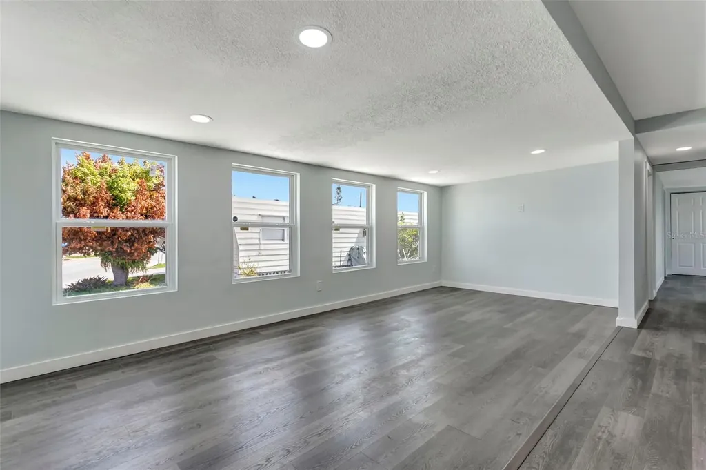 410 W 51st Avenue Drive W Bradenton FL 34207