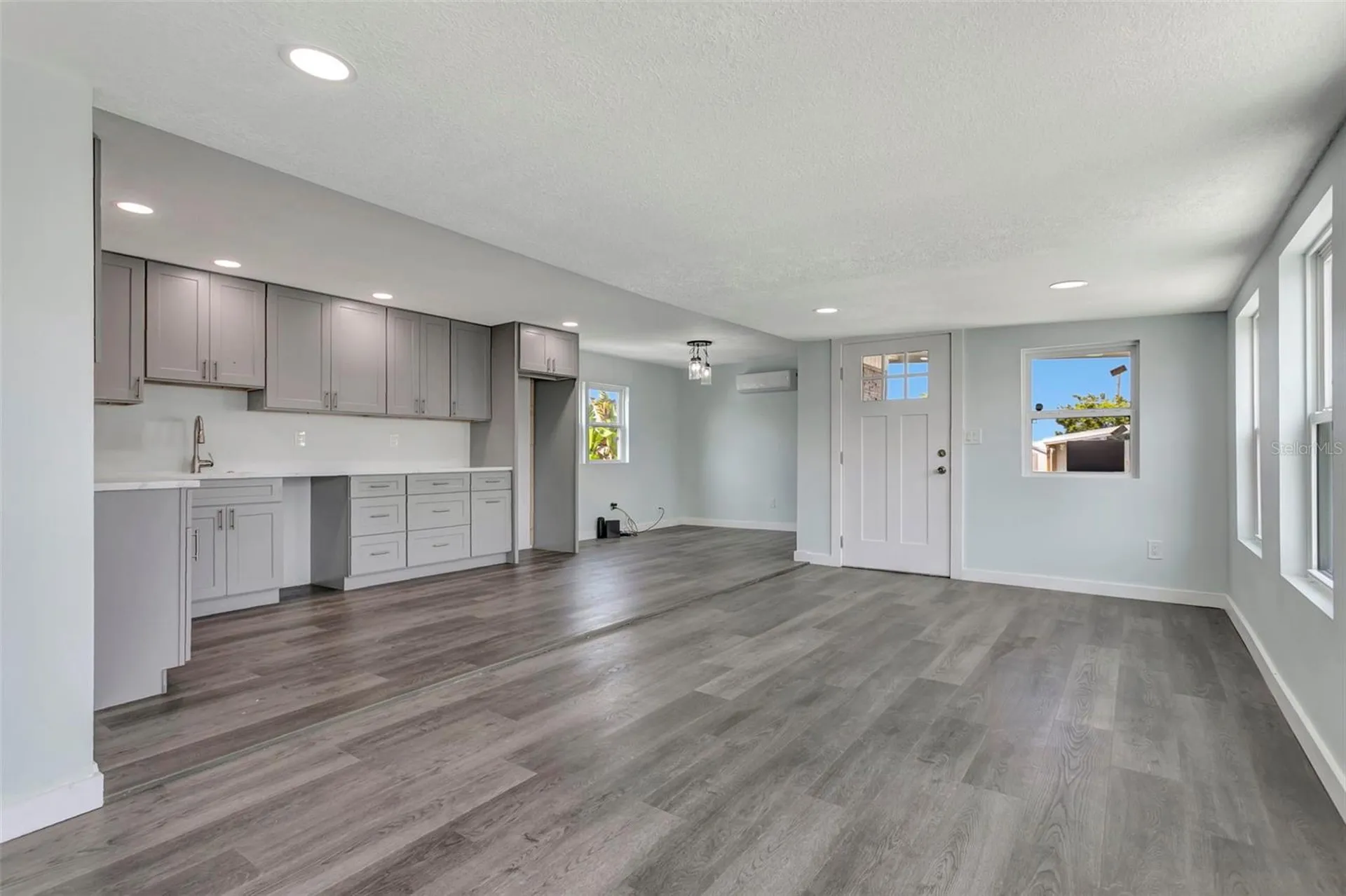 410 W 51st Avenue Drive W Bradenton FL 34207