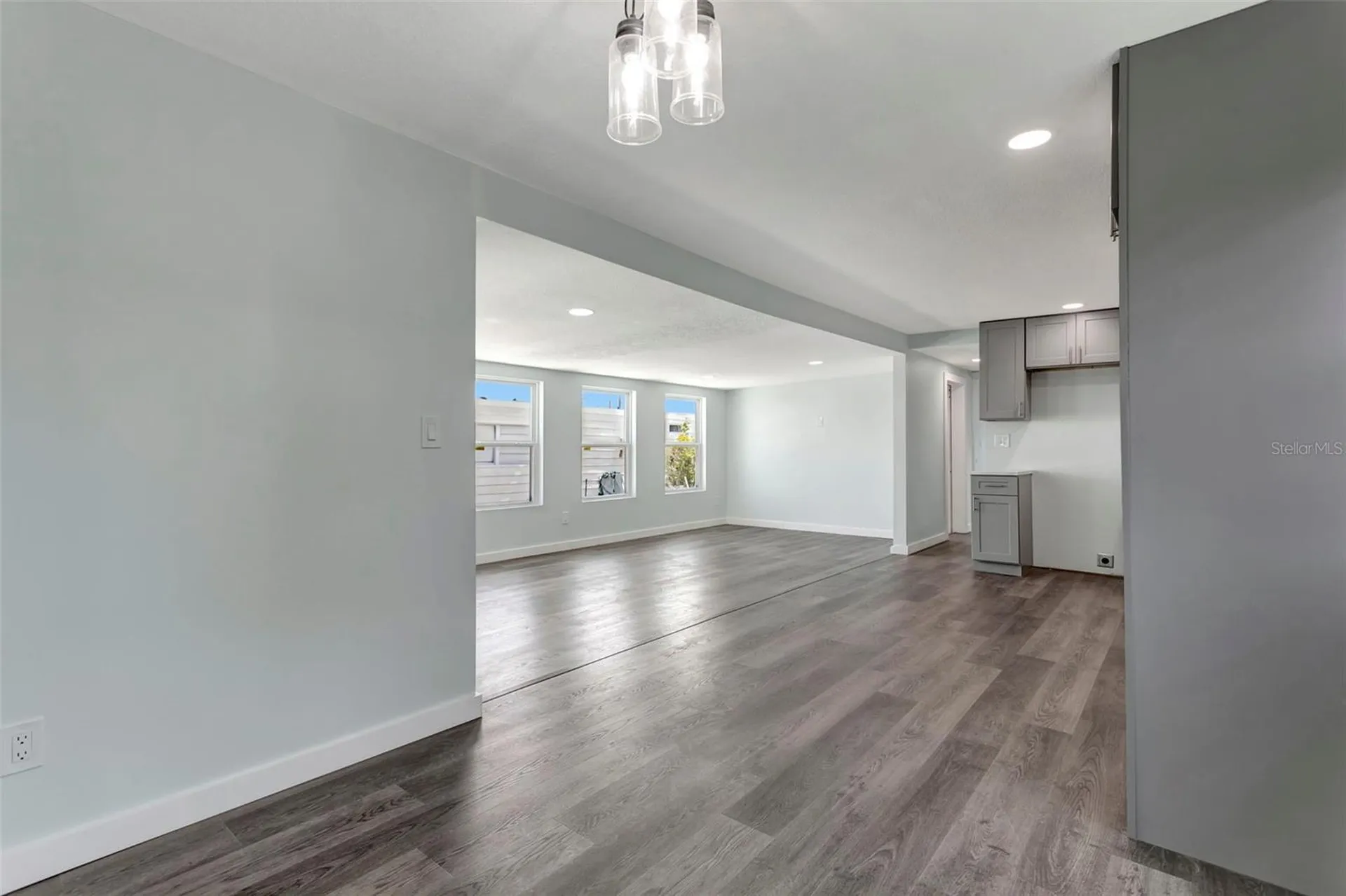 410 W 51st Avenue Drive W Bradenton FL 34207