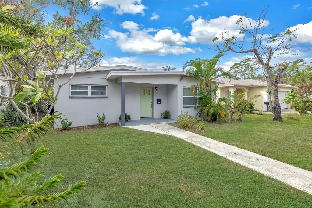 4027 7th Street S St Petersburg FL 33705