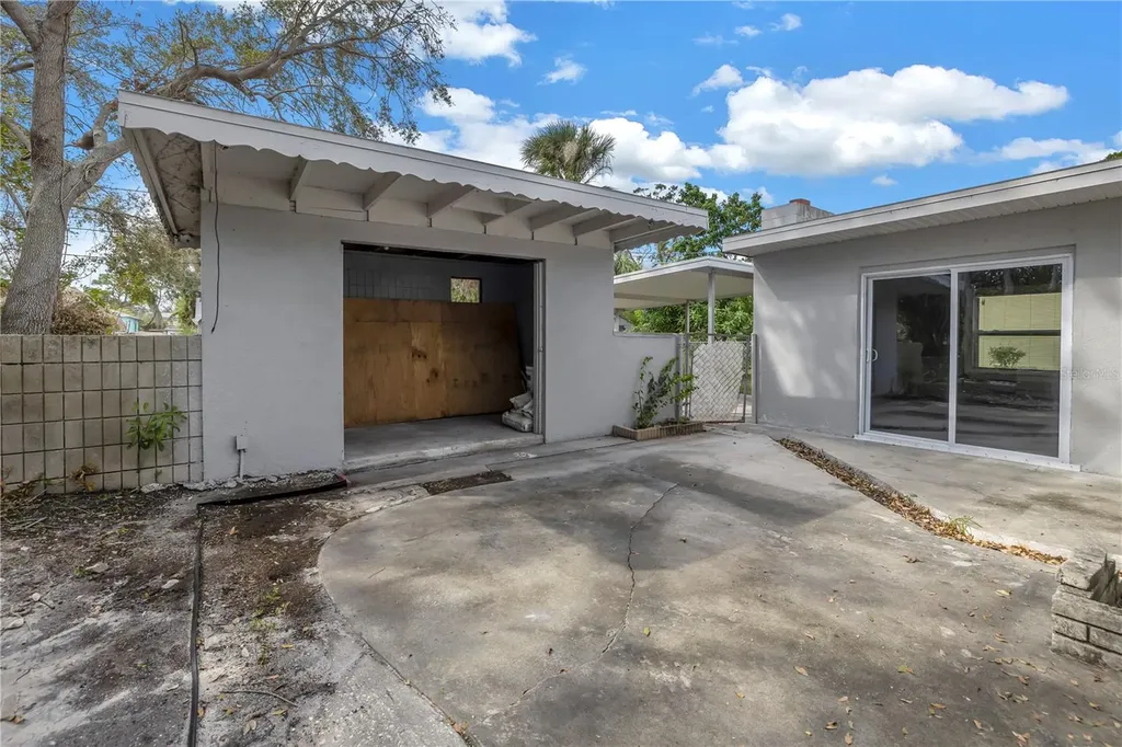 4027 7th Street S St Petersburg FL 33705