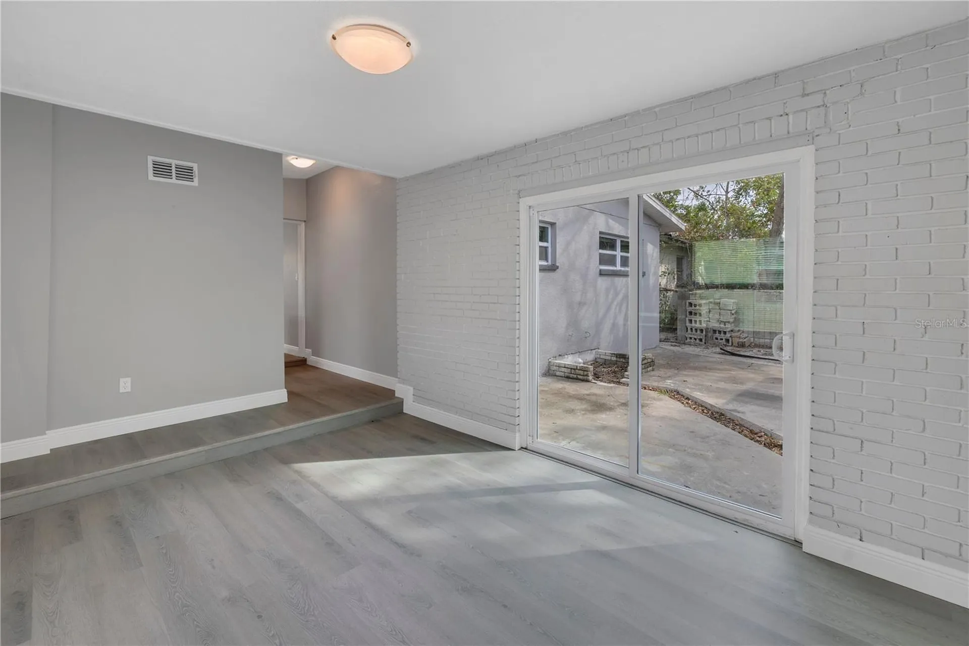 4027 7th Street S St Petersburg FL 33705