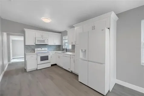 4027 7th Street S St Petersburg FL 33705