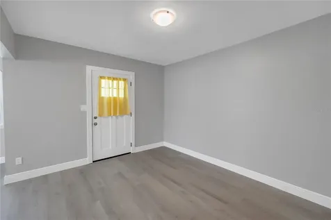 4027 7th Street S St Petersburg FL 33705
