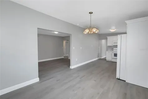 4027 7th Street S St Petersburg FL 33705