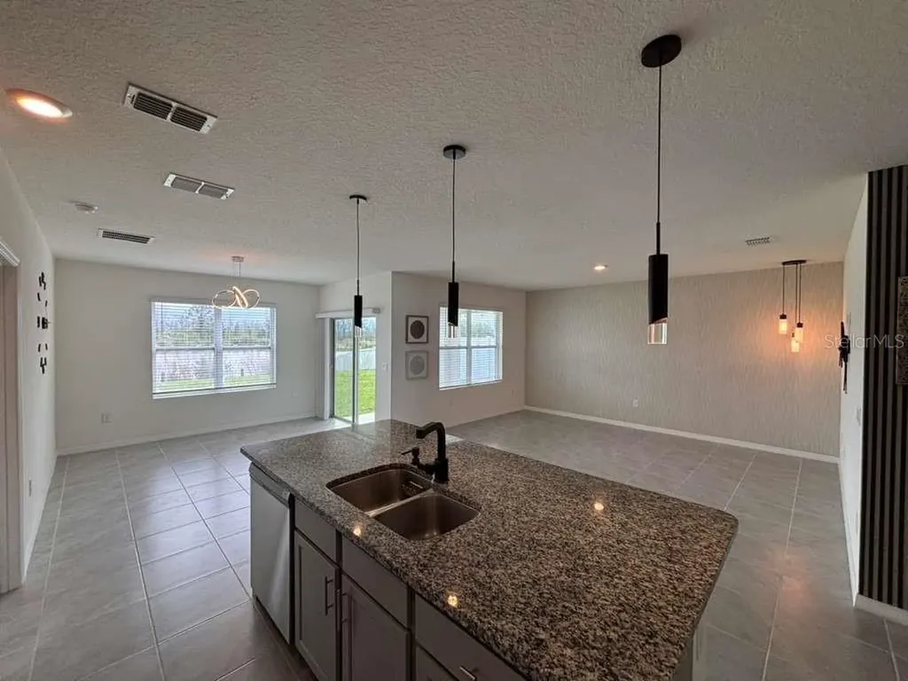 1687 Bay Breeze Drive St Cloud FL 34771