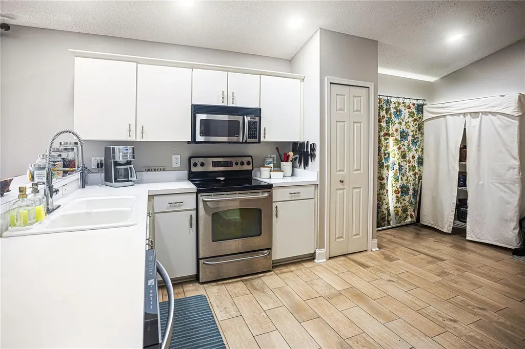 5038 Hook Hollow Circle Orlando FL 32837