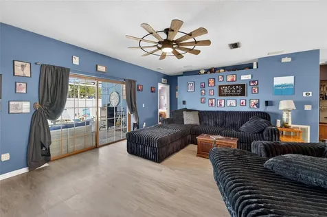 605 Cypress Park Avenue Tarpon Springs FL 34689