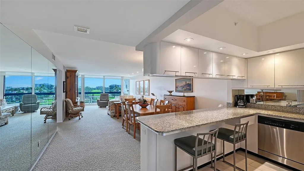 1085 Gulf Of Mexico Drive Longboat Key FL 34228