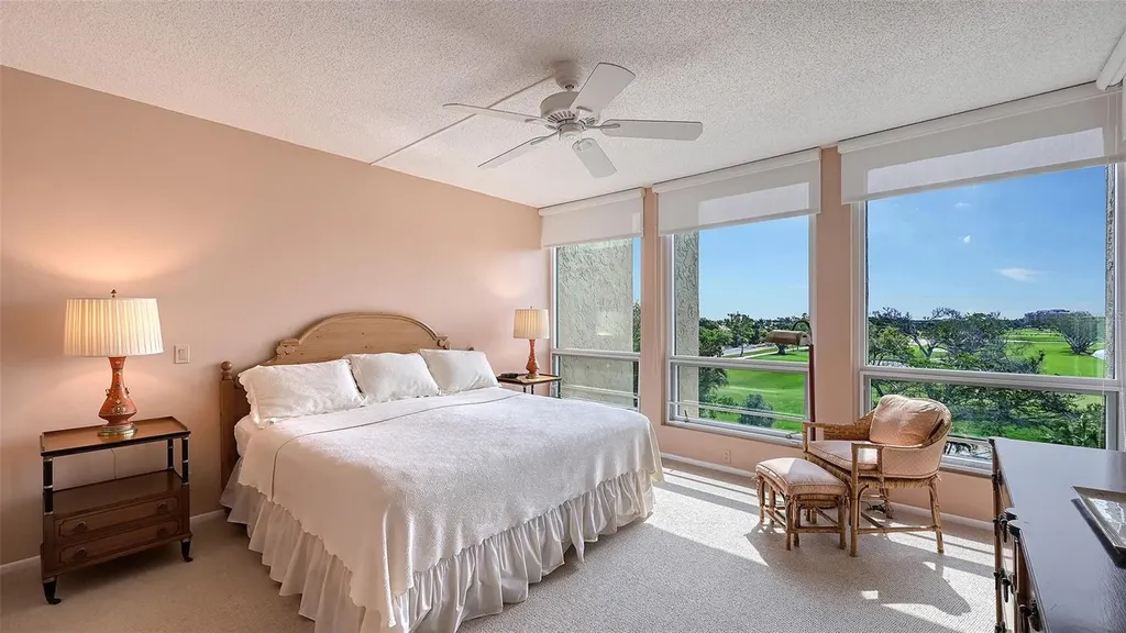1085 Gulf Of Mexico Drive Longboat Key FL 34228