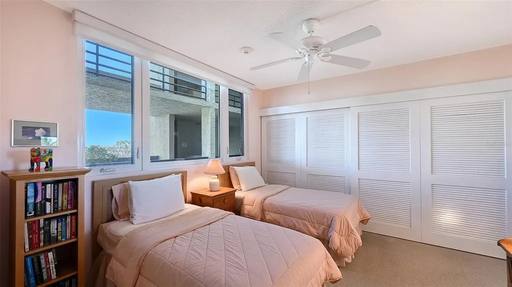 1085 Gulf Of Mexico Drive Longboat Key FL 34228