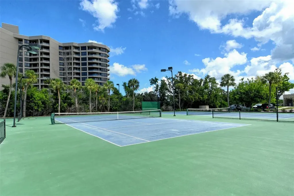 1085 Gulf Of Mexico Drive Longboat Key FL 34228