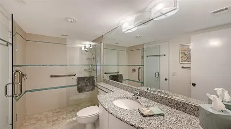 1085 Gulf Of Mexico Drive Longboat Key FL 34228