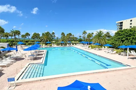 1085 Gulf Of Mexico Drive Longboat Key FL 34228