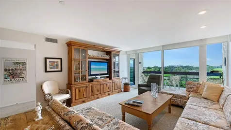 1085 Gulf Of Mexico Drive Longboat Key FL 34228