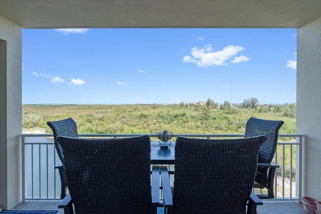 10851 Mangrove Cay Lane NE St Petersburg FL 33716