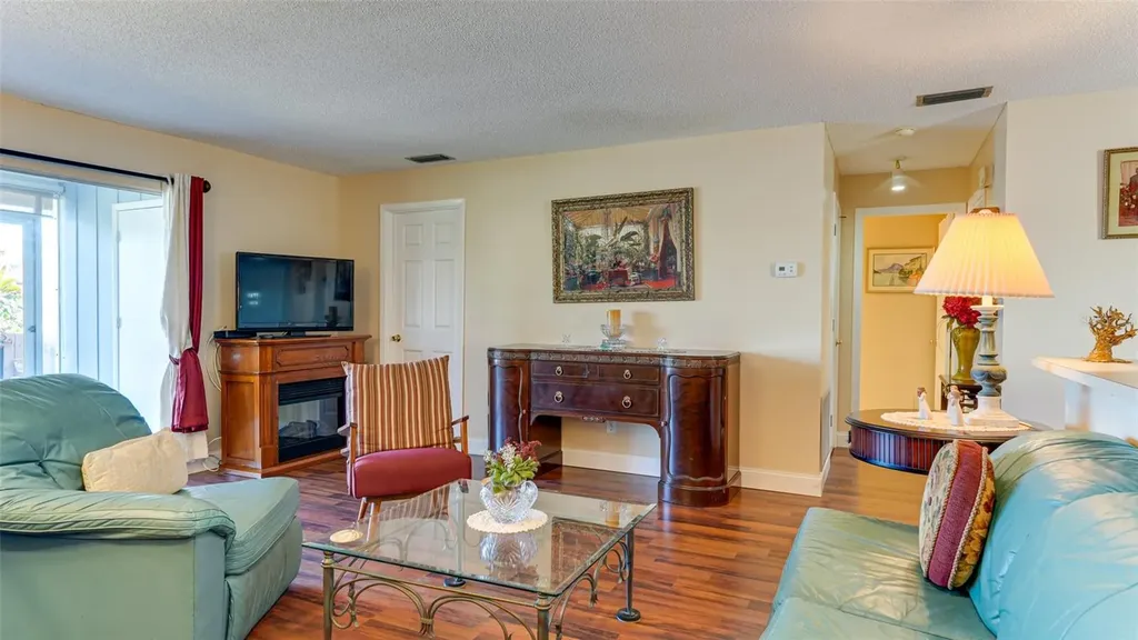 4591 Mohican Trail Sarasota FL 34233