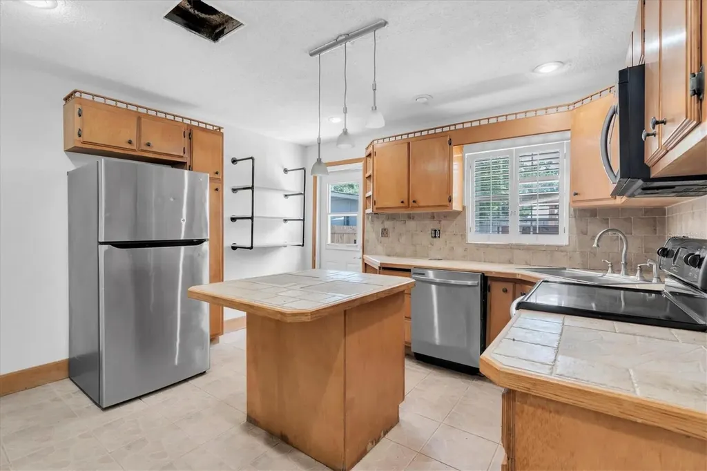 7920 52 Street N Pinellas Park FL 33781