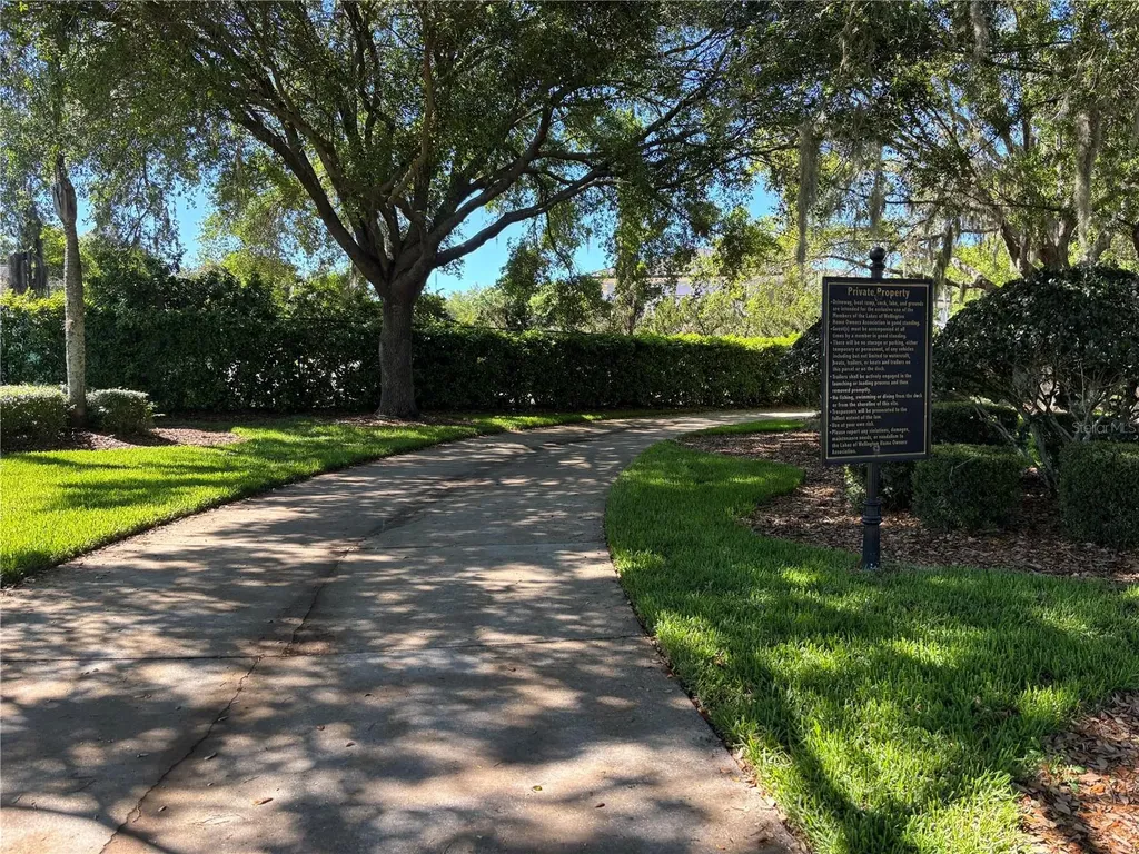 1310 Oxbridge Drive Lutz FL 33549