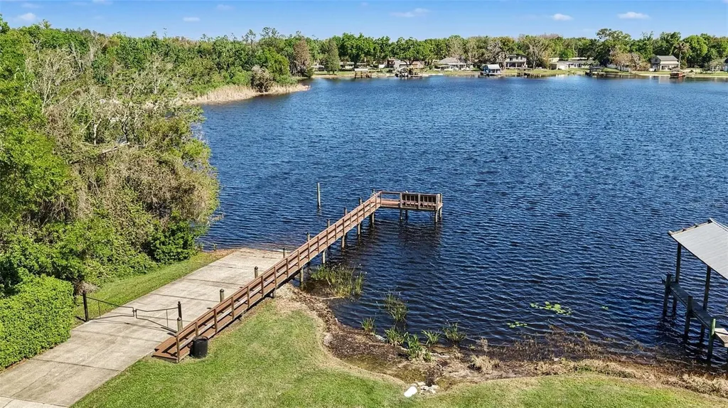 1310 Oxbridge Drive Lutz FL 33549