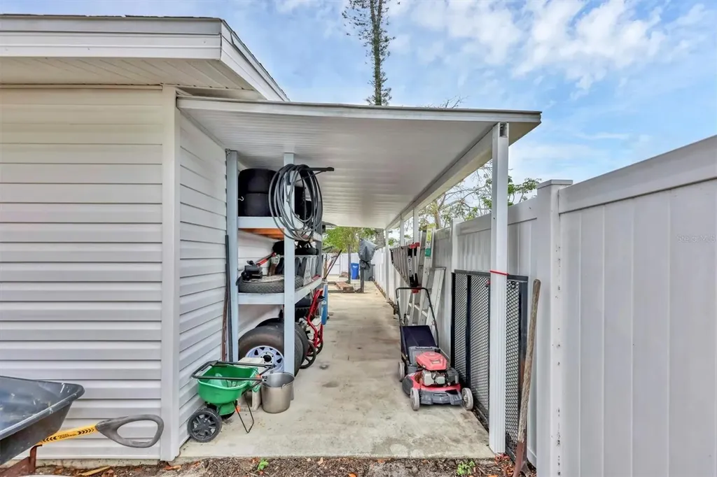 2715 52nd Avenue Terrace W Bradenton FL 34207