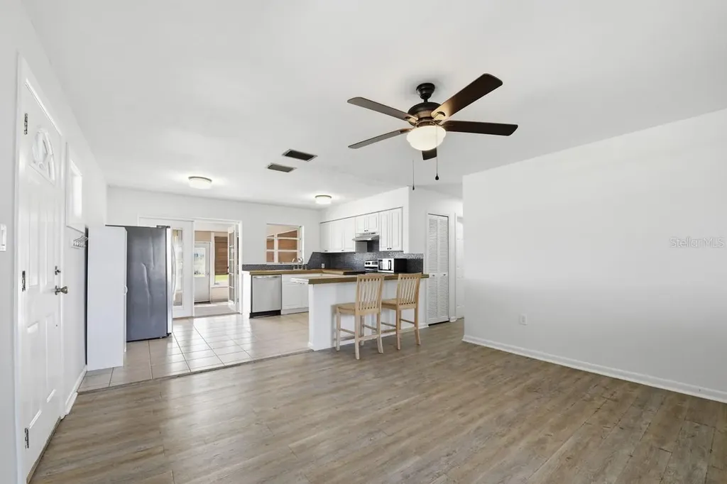 14338 Lake Junietta Drive Tavares FL 32778