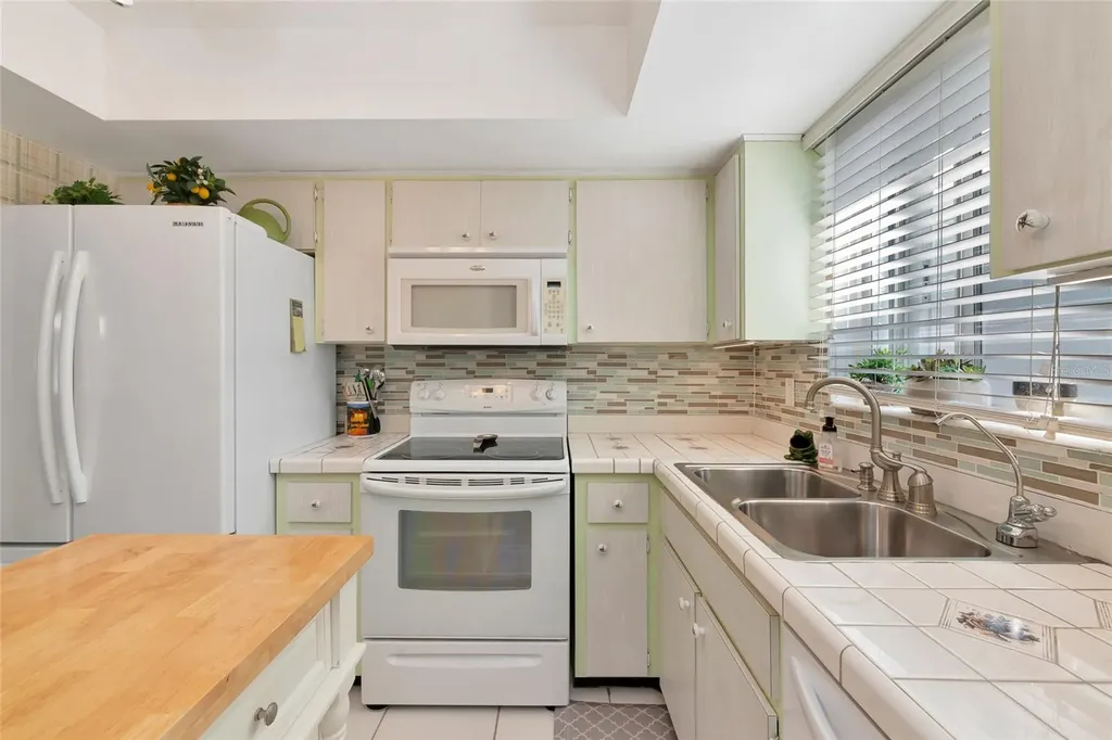 1807 University Place Sarasota FL 34235