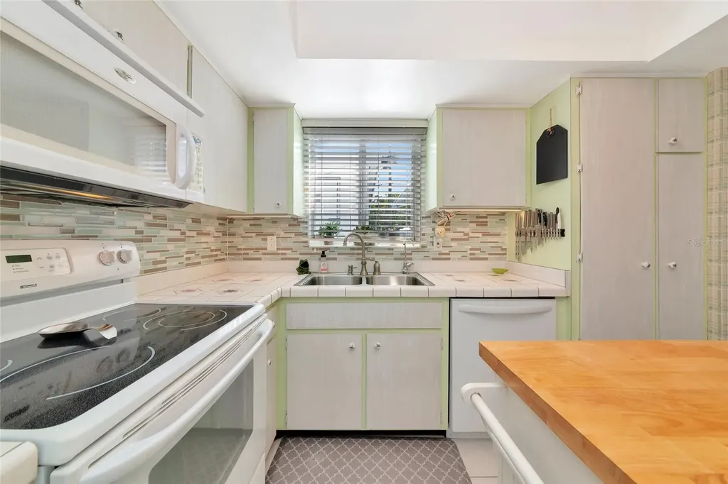 1807 University Place Sarasota FL 34235