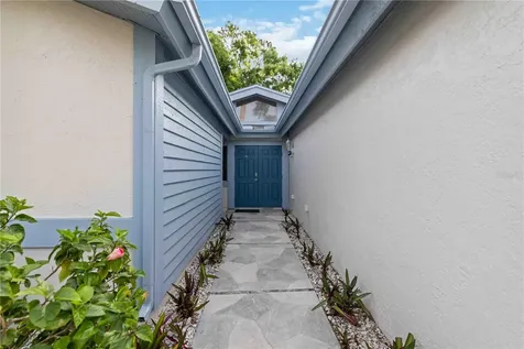 7795 Pine Trace Sarasota FL 34243