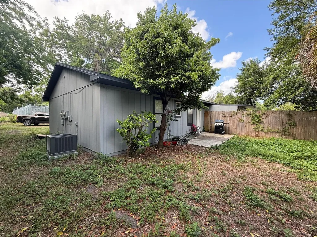 939 Hughey Street Apopka FL 32703