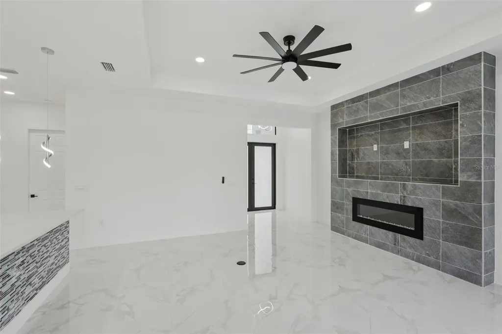 12 SE 17th Avenue Cape Coral FL 33990