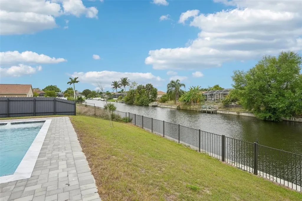 12 SE 17th Avenue Cape Coral FL 33990