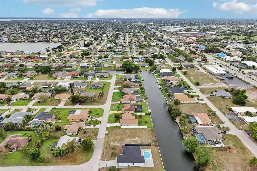 12 SE 17th Avenue Cape Coral FL 33990