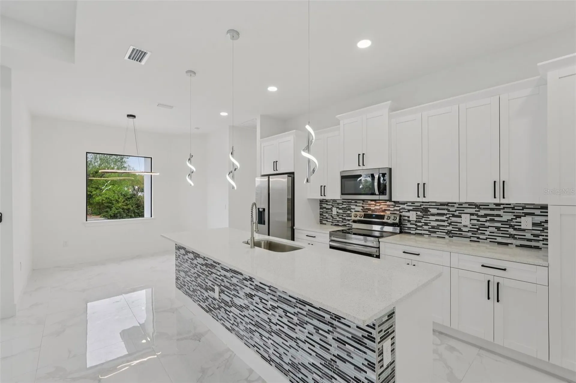 12 SE 17th Avenue Cape Coral FL 33990