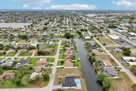 12 SE 17th Avenue Cape Coral FL 33990