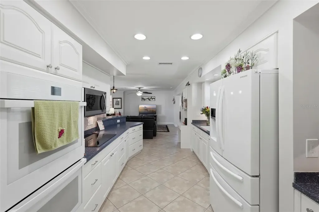 5826 27th Terrace N St Petersburg FL 33710