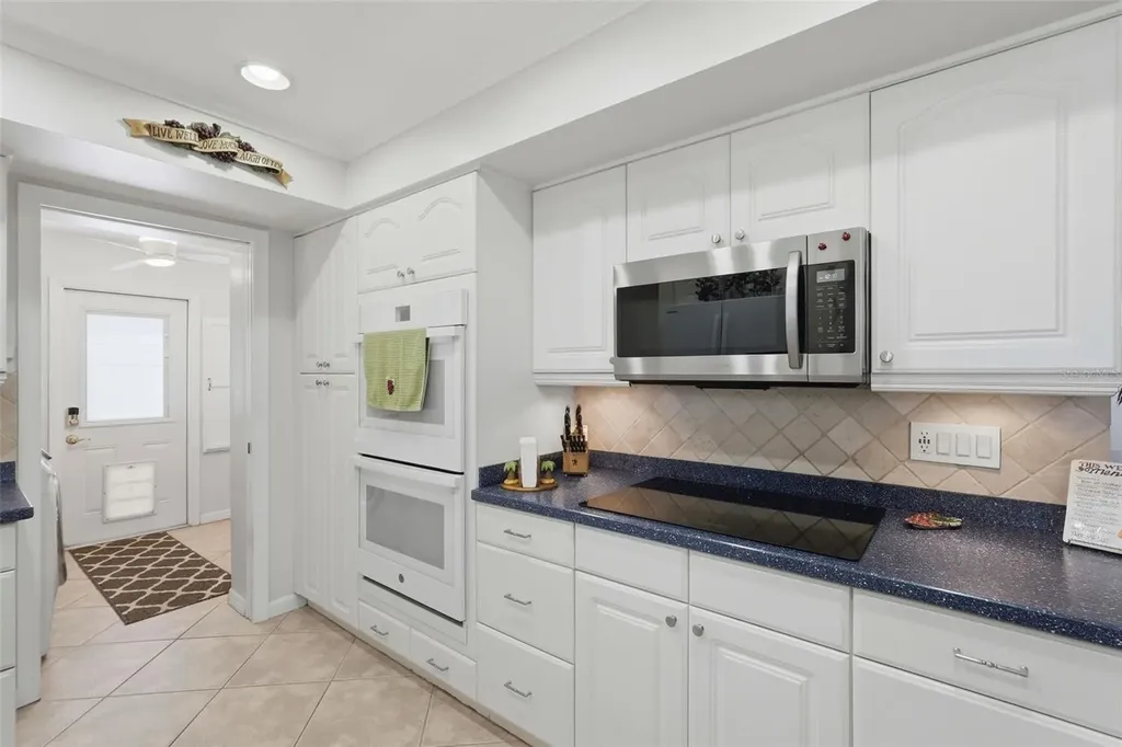 5826 27th Terrace N St Petersburg FL 33710