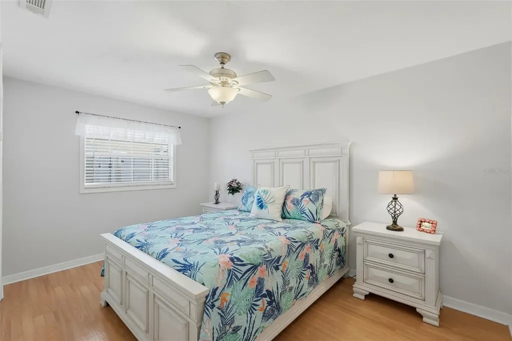 5826 27th Terrace N St Petersburg FL 33710