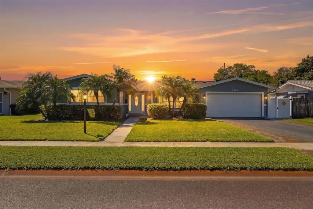 5826 27th Terrace N St Petersburg FL 33710