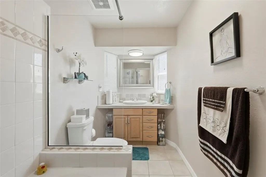 5826 27th Terrace N St Petersburg FL 33710
