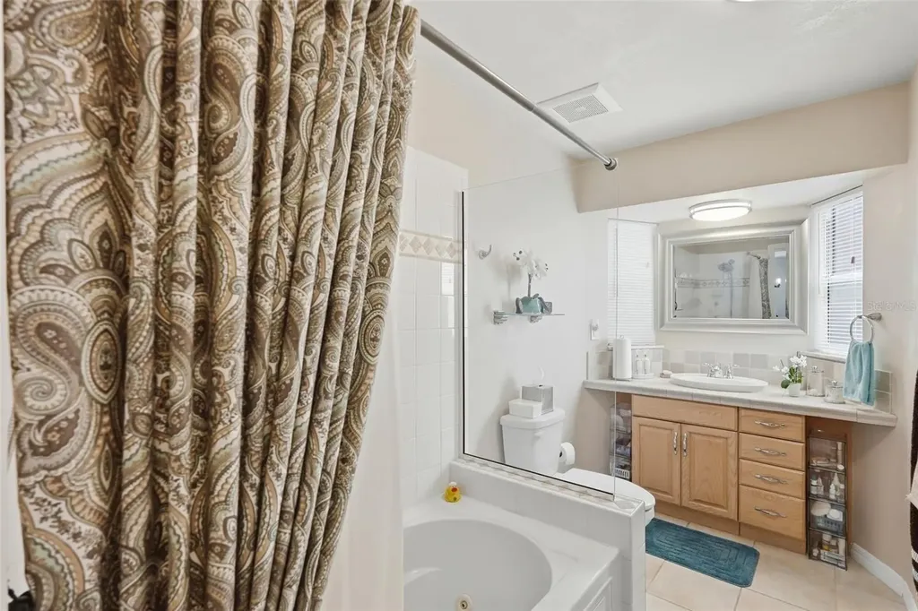 5826 27th Terrace N St Petersburg FL 33710
