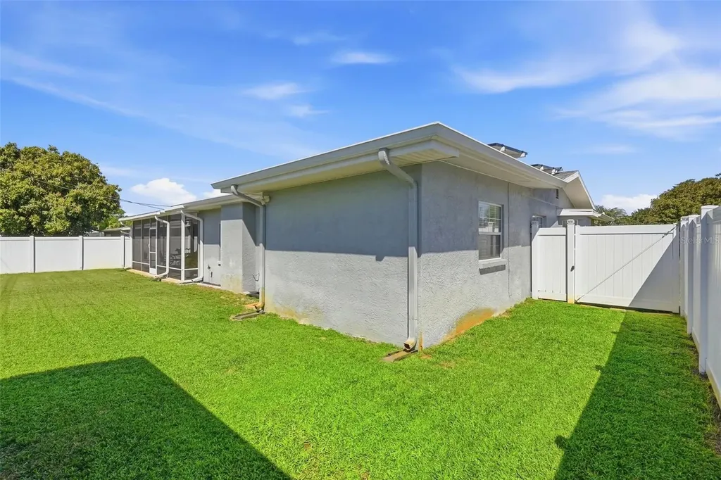 5826 27th Terrace N St Petersburg FL 33710