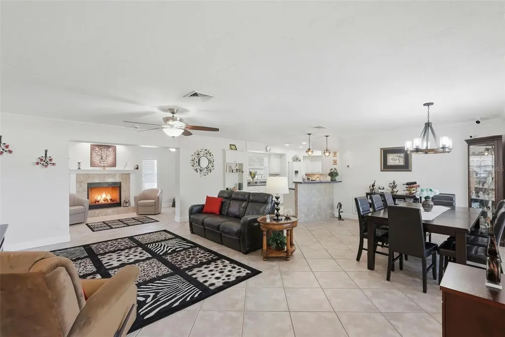 5826 27th Terrace N St Petersburg FL 33710