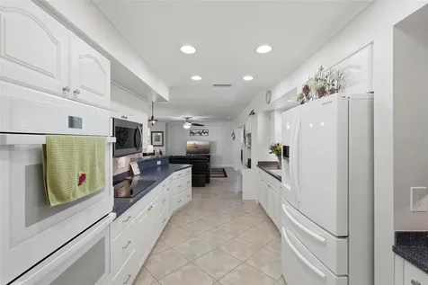 5826 27th Terrace N St Petersburg FL 33710