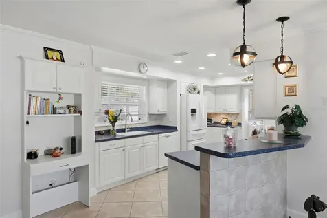 5826 27th Terrace N St Petersburg FL 33710