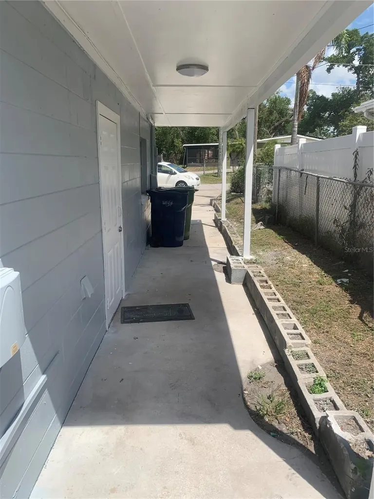 3715 E Idlewild Avenue Tampa FL 33610