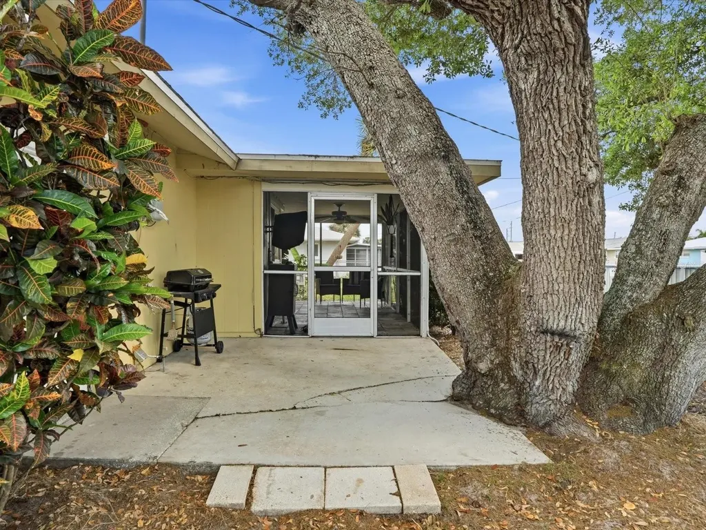 755 Hartford Drive NW Port Charlotte FL 33952